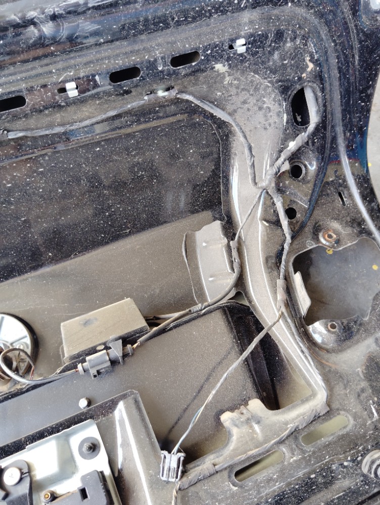 Tampa Traseira Polo Sedan Preto 2004/2014 3