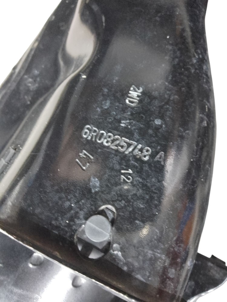 Chapa Da Caixa De Roda Dianteiro Direito Fox Volkswagen 2004 Preto 4