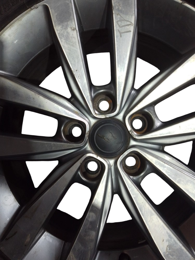 Roda aro 15 Volkswagen Fox original pneu meia vida prata 6