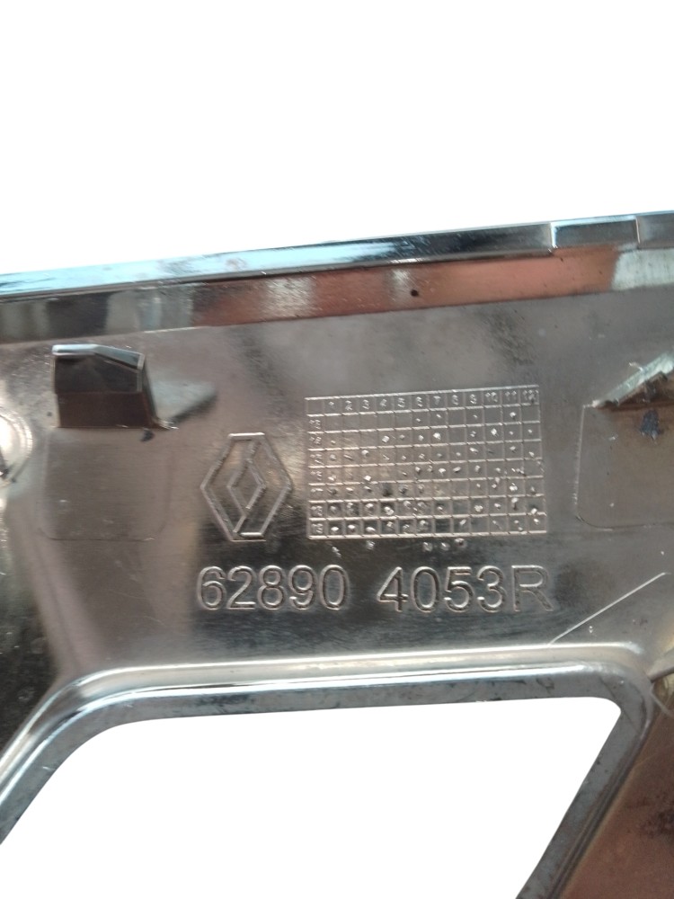 Emblema Parachoque Dianteiro Renault Master 2015 A 2023 Prata 9