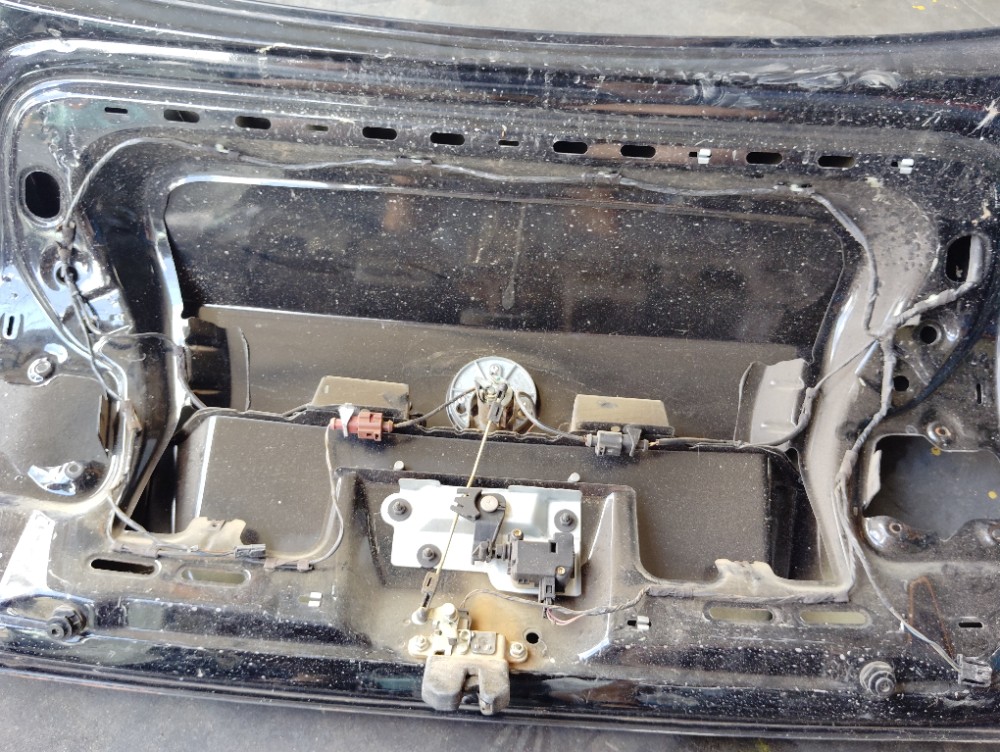 Tampa Traseira Polo Sedan Preto 2004/2014 10