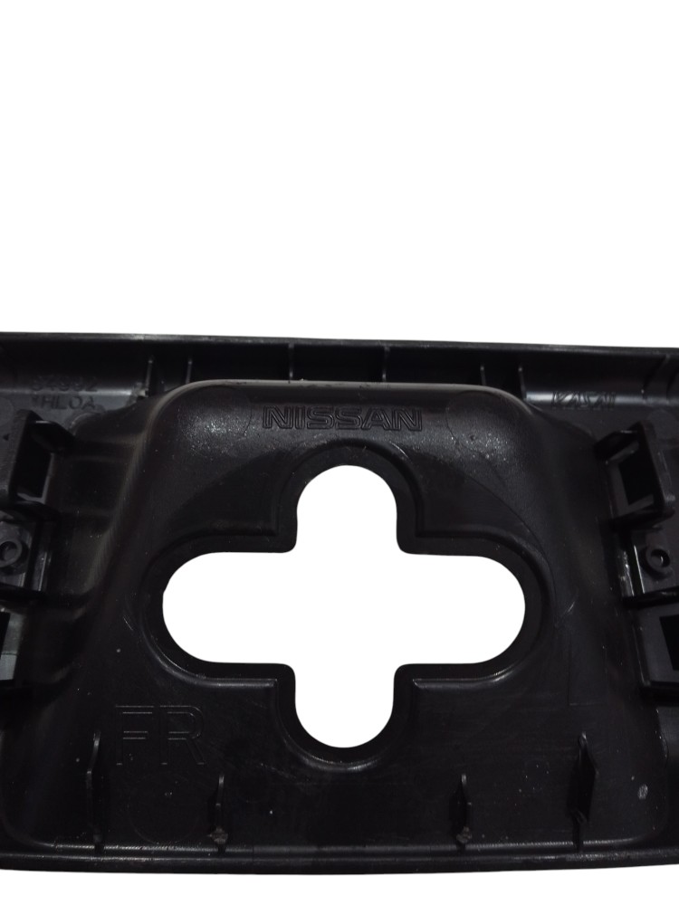 Moldura Acabamento Trava Porta Malas Nissan March 2011 2020