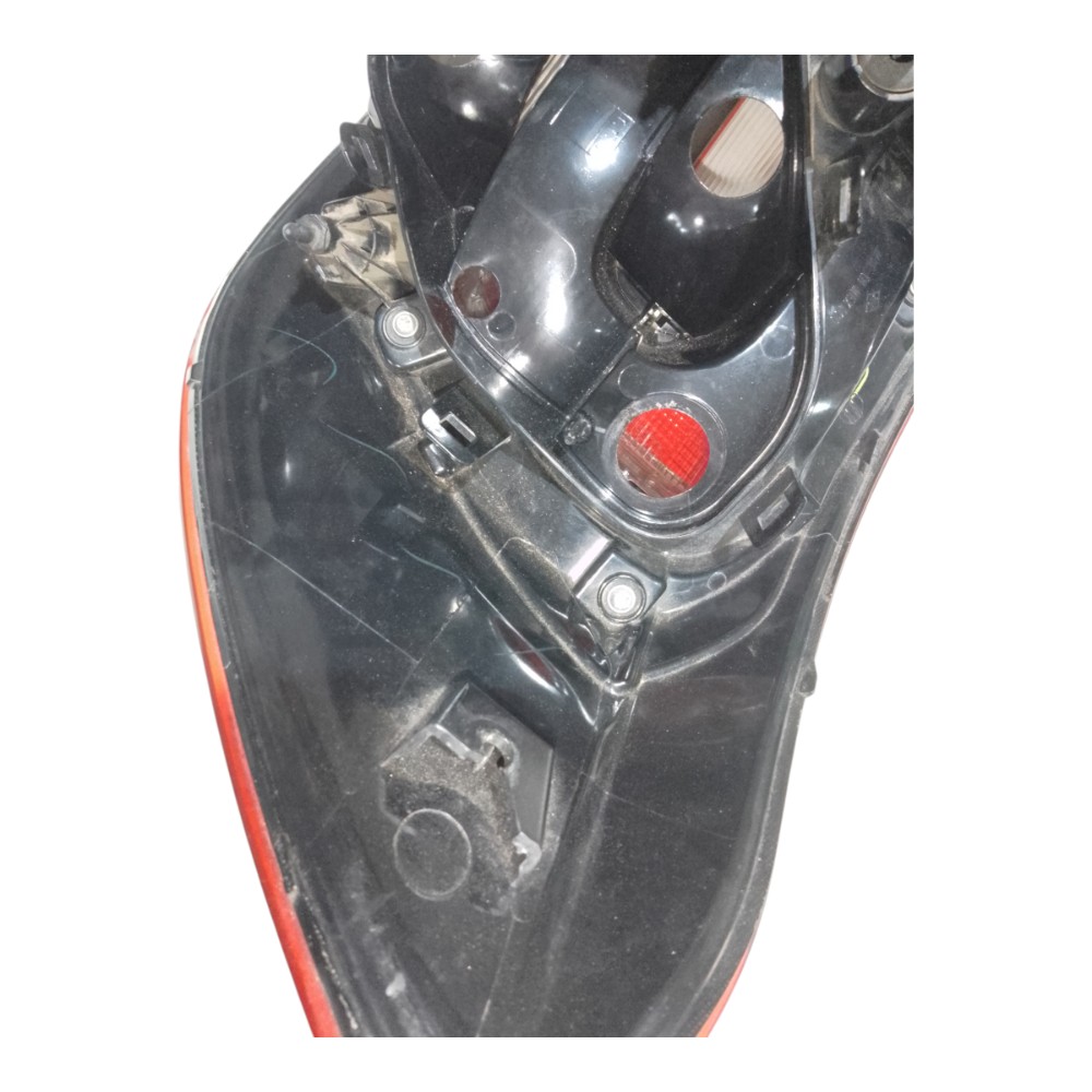 Lanterna Esquerda Sandero 2015/19 265557086r Original Esquerdo/motorista Vermelho 8