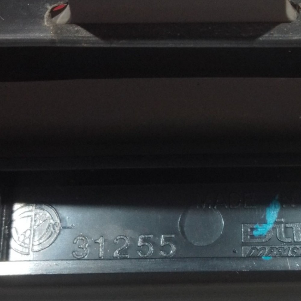 Moldura Botão Falso Painel Fiat Uno Mille 2005 / 2006 31255 7