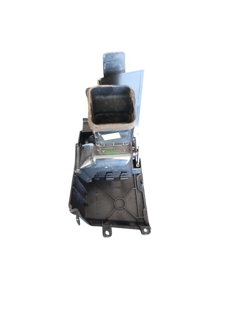 Difusor De Ar Lado Direito Sprinter 2014 – 9068300554