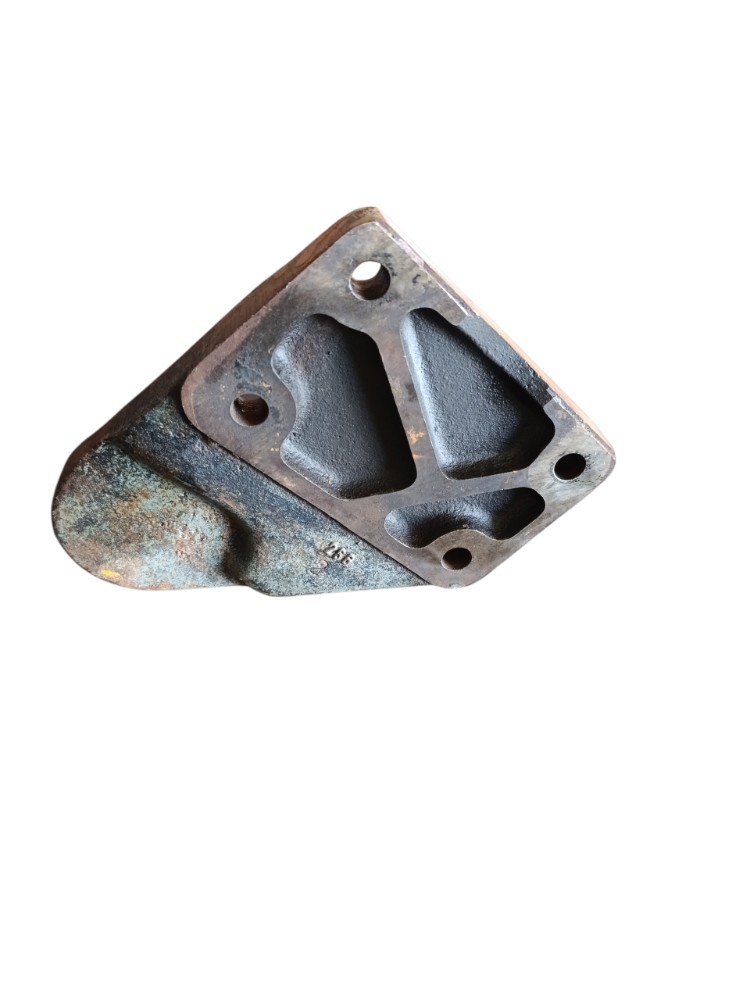 Suporte traseiro lado direito motor MWM X10 96100601016403 2