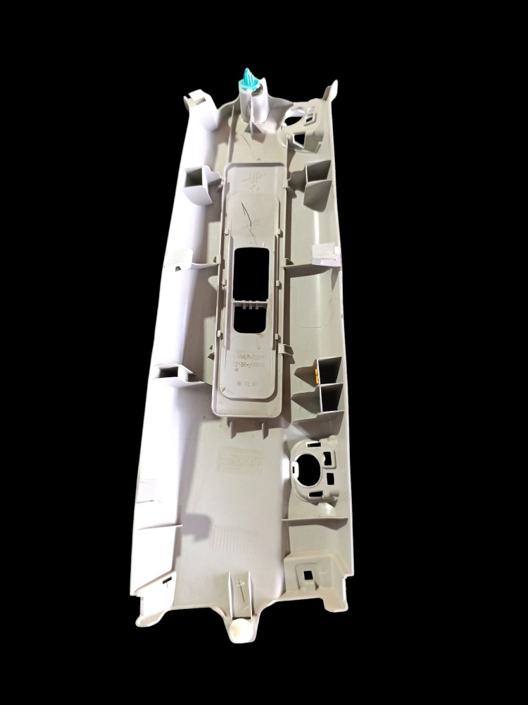 Moldura Acabamento Lado Esq. Hilux 2.8 17/18 – 62412kk020