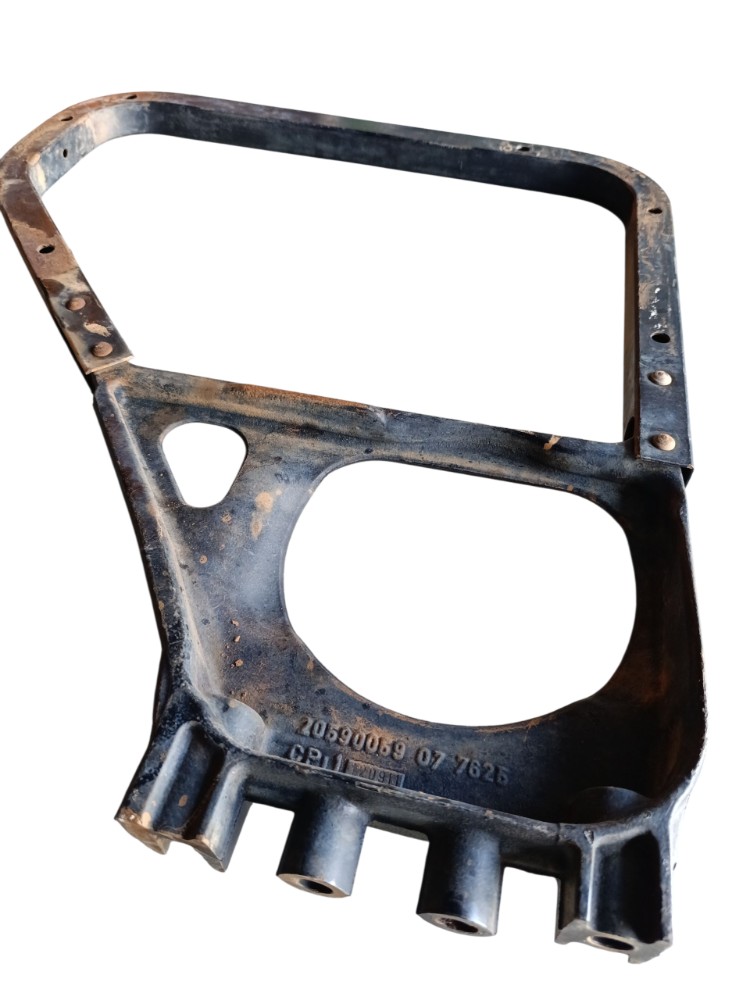 Suporte Tanque Arla Le Volvo 540 20590059 5