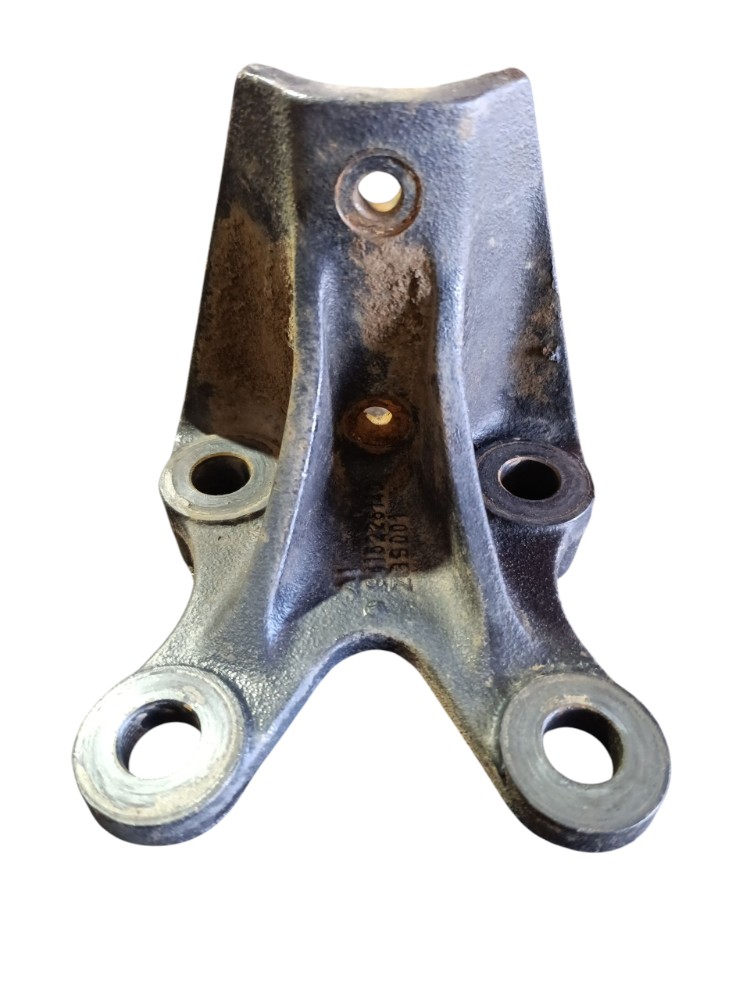 Suporte fixacao paralama M.Benz Actros A9415225140