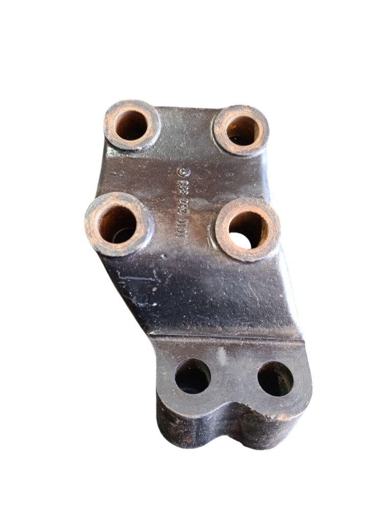 Suporte Direito Do Motor Coxim Mercedes-benz 3882420101 3