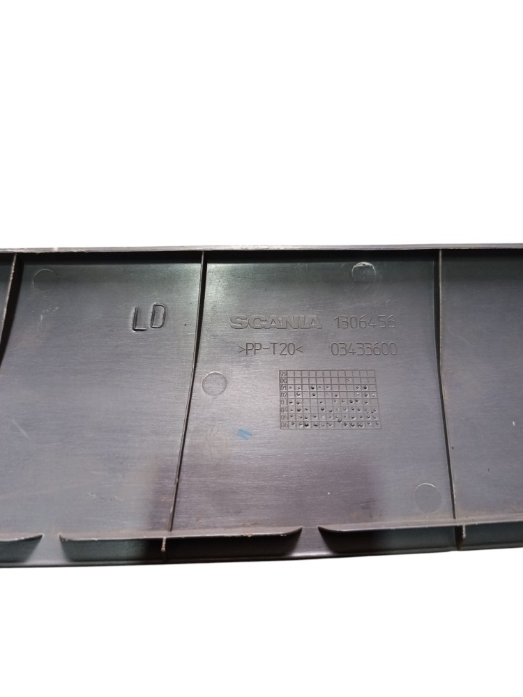 Acabamento Coluna Ld Scania P124 Serie 4 1306456 4