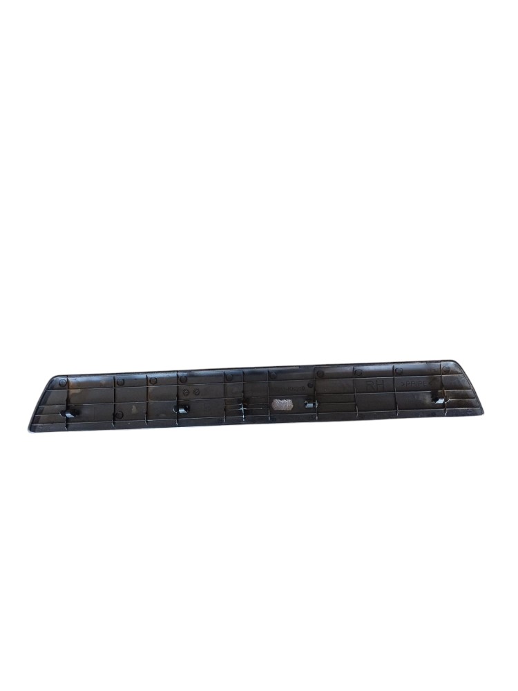 Soleira Dianteiro Direito Porta Hilux 2018- 67911kk010 Preto