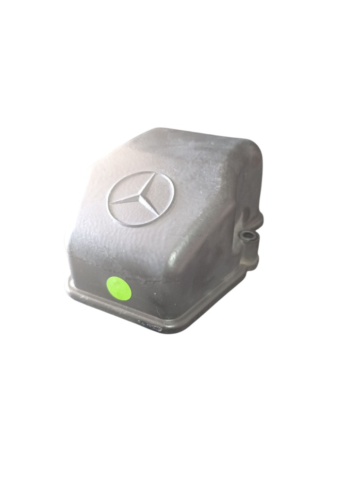 Tampa de valvula motor MB axor Actros A4570100930 3