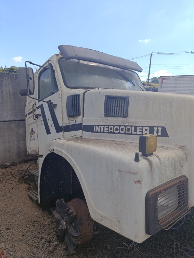 Cabine Branca Volvo N10 Ano 1986 7