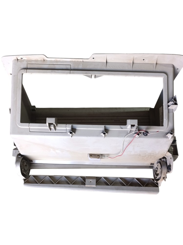 Porta Luvas Maleiro Esquerdo Volvo Fh Clássico 82066859 3