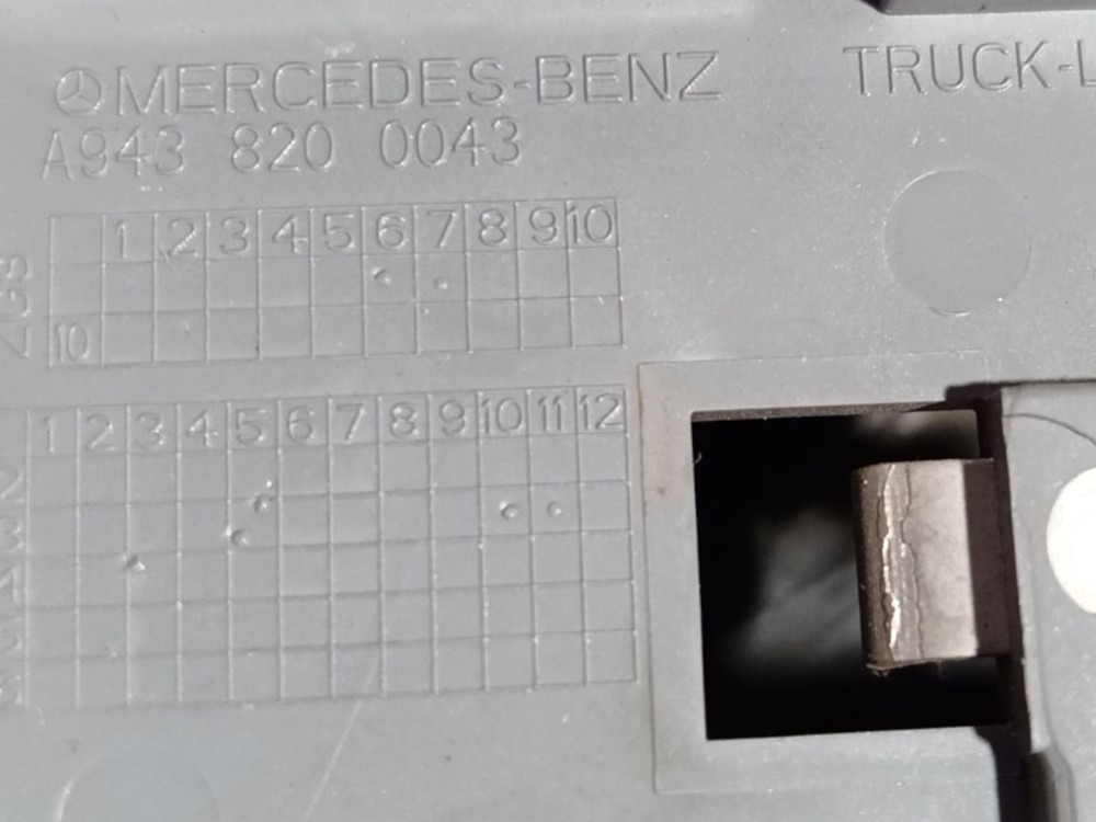 Moldura Luz Do Teto Mb Actros 2646 A9438200043 4
