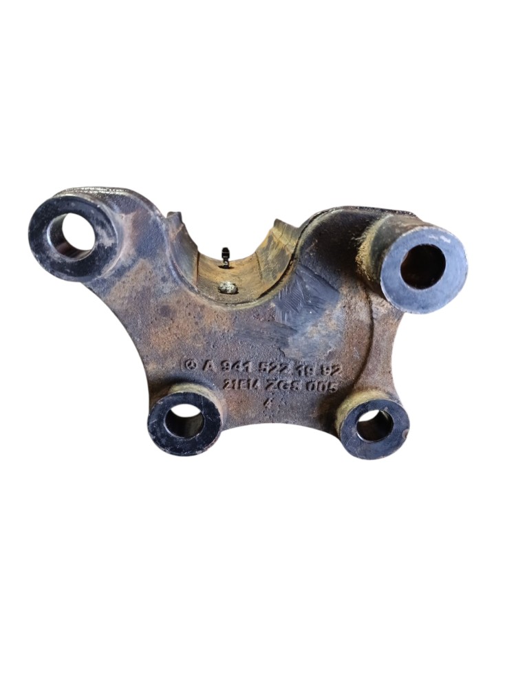 Suporte tubo paralama direito MB Actros A9415221992 2