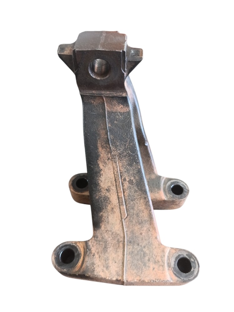 Suporte dianteiro Motor Man Tgx 3055 1