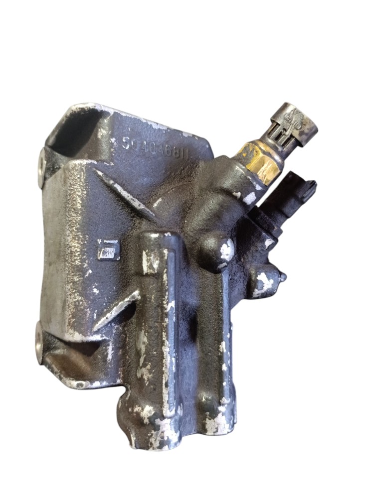 Suporte filtro combustivel cursor 13 Iveco Stralis 504046811 3