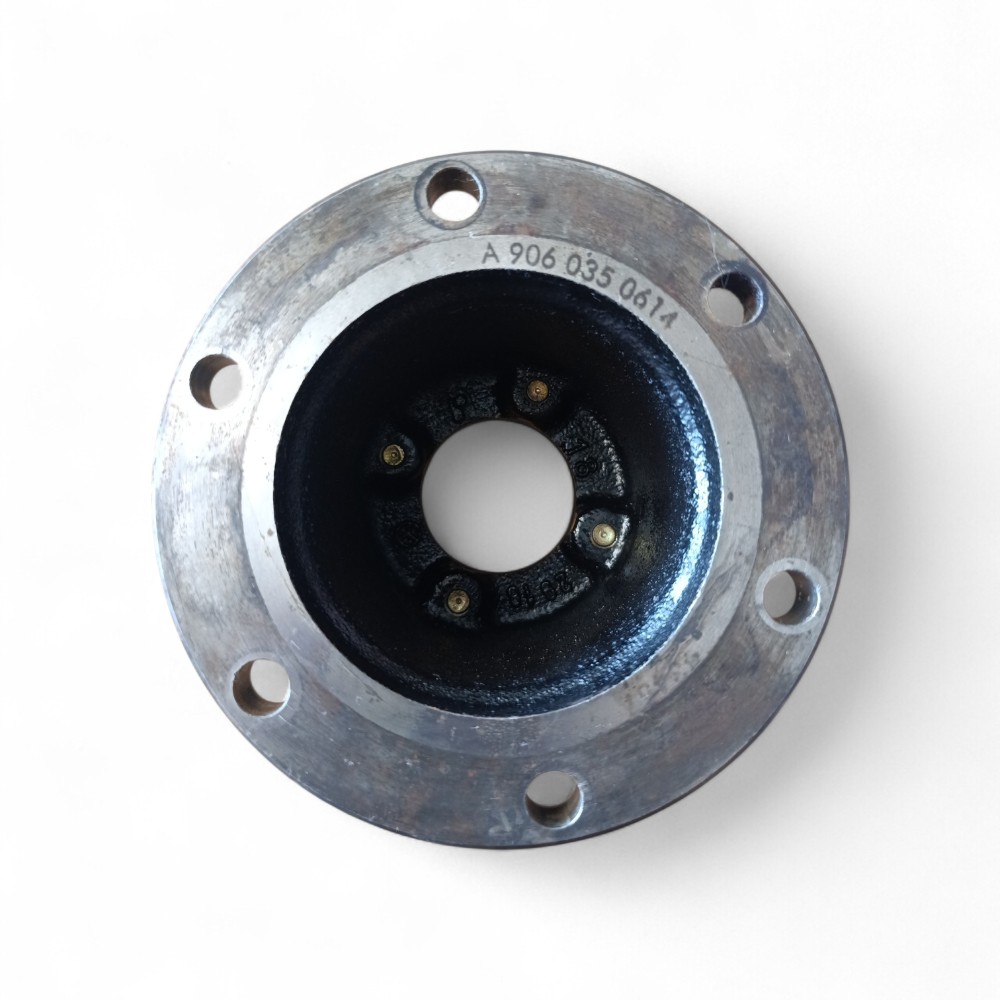 Prolongador cubo hélice MB Accelo OM924 A9060350614 2