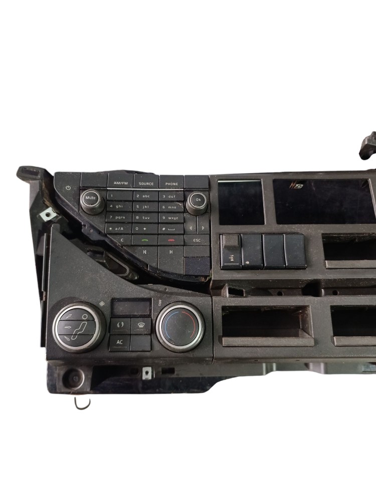 Moldura Comando Do Ar Condicionado Volvo Fh500 2015 82214560