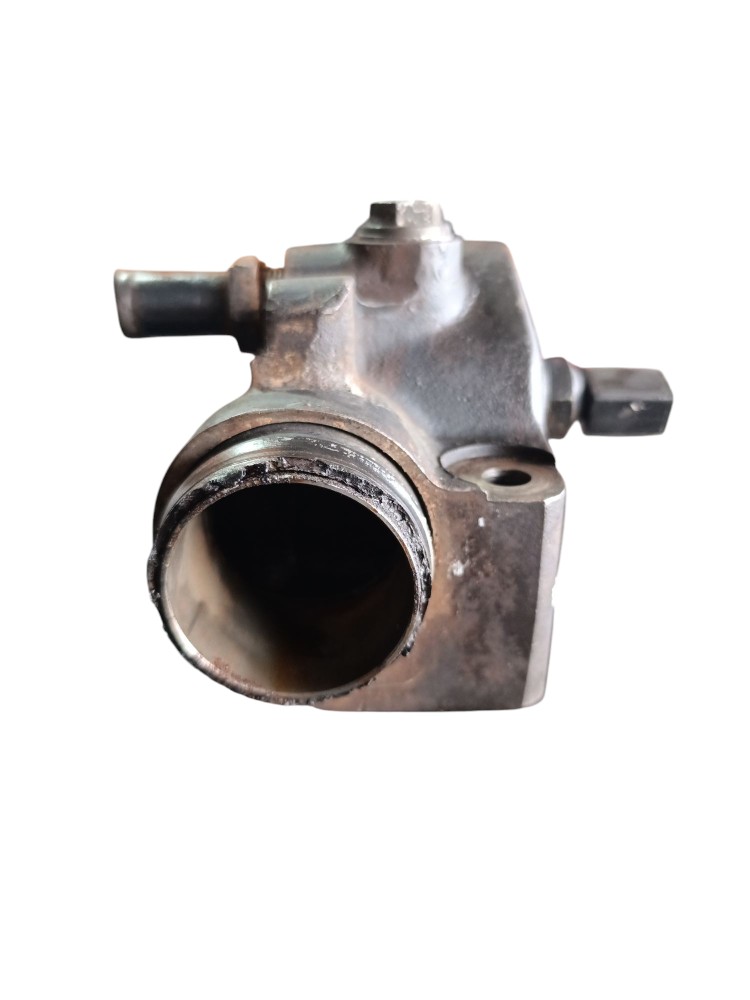 Conexão Bomba Dágua Mercedes Axor 1933 2009 A9062032036 2