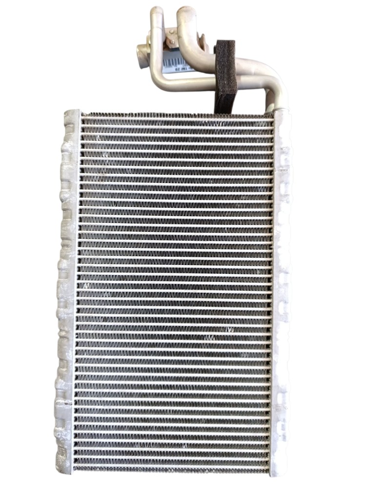 Condensador Ar Condicionado Vw Meteor Ero14003 Com Detalhe 2