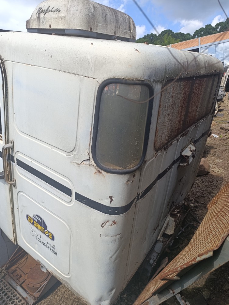Cabine Branca Volvo N10 Ano 1986 2