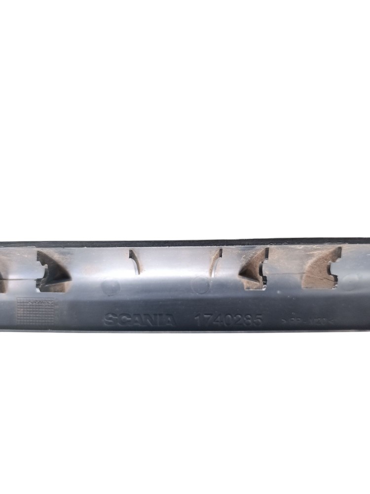 Moldura Porta Scania Ntg P280 2019 1740285 C/ Detalhes 2
