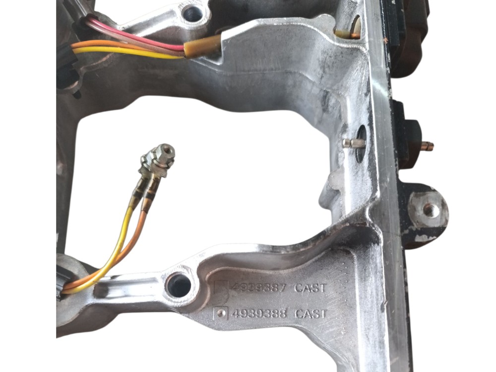 Base Tampa De Válvula Motor Cummins Isl Vw 19.330 4939387 3