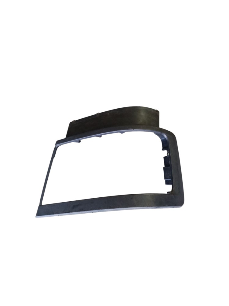 Moldura Farol Le Com Detalhe Scania P280 2019 2427875 2