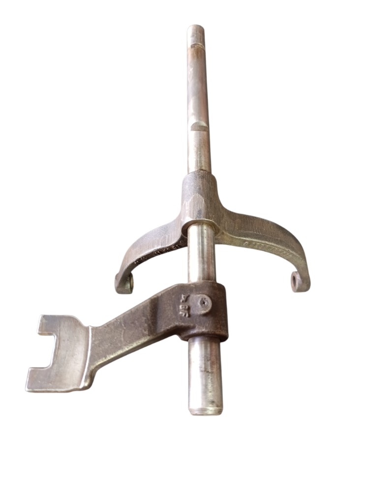 Garfo Da 3/4 Com Eixo Caixa Zf130 16s-1650 1296406080 1