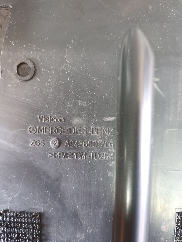 Moldura traseira volante Mb Actros 2646 2014 A9436801706 4