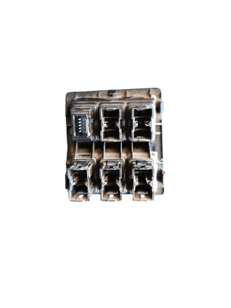 Moldura Botão Farol De Milha Hilux 2017/2018 – 55446kk040 1