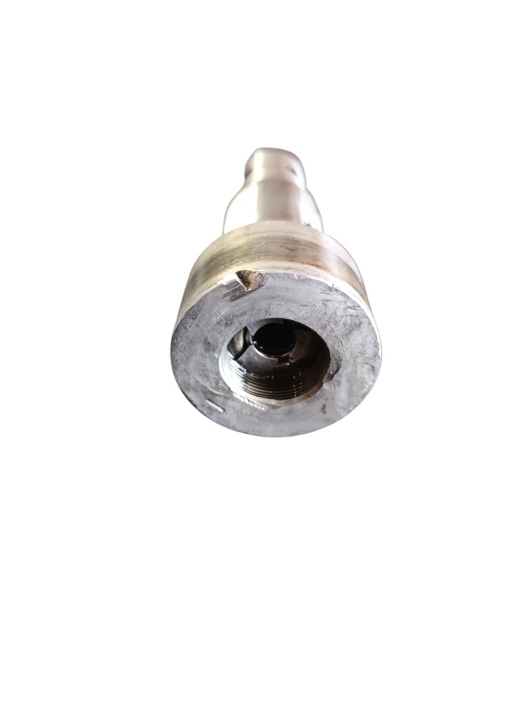 Eixo engrenagem ré caixa câmbio volvo VT com detalhe 20366756 3