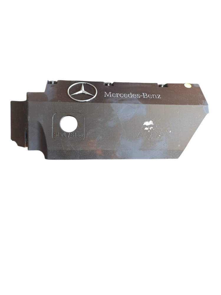 Tampa Lateral Motor Mb Accelo Om 924 Com Detalhe A9240740147 1