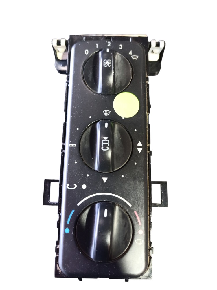 Comando Ar Condicionado M.benz Actros A9438200026