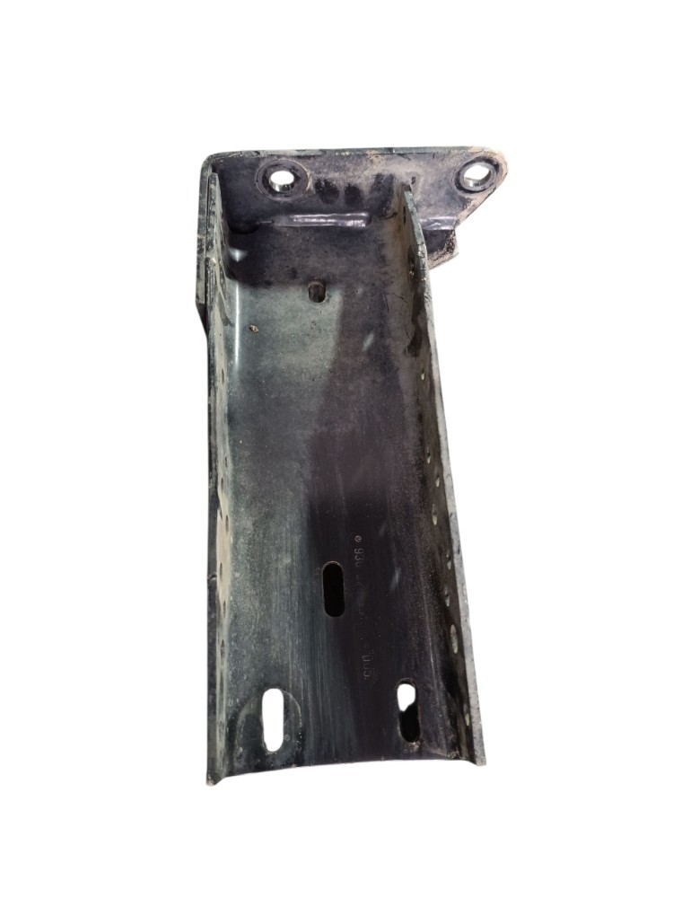 Suporte Para-choque Direito Mercedes Alaxor 1933 2