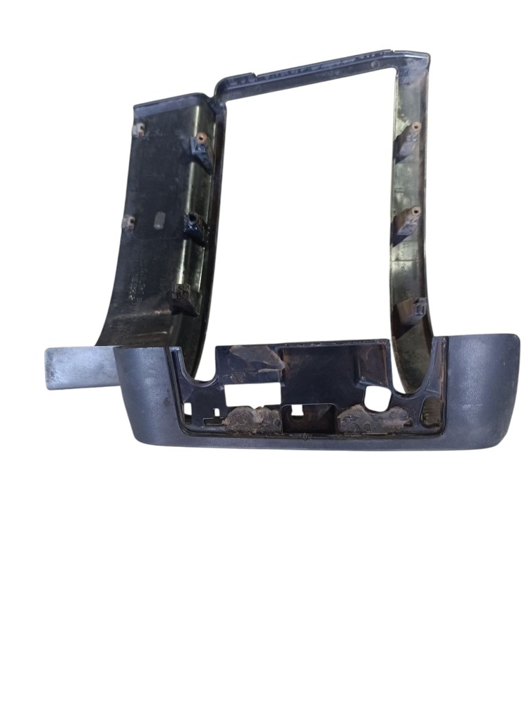 Moldura Farol Le Com Detalhe Scania P280 2019 2427875 3