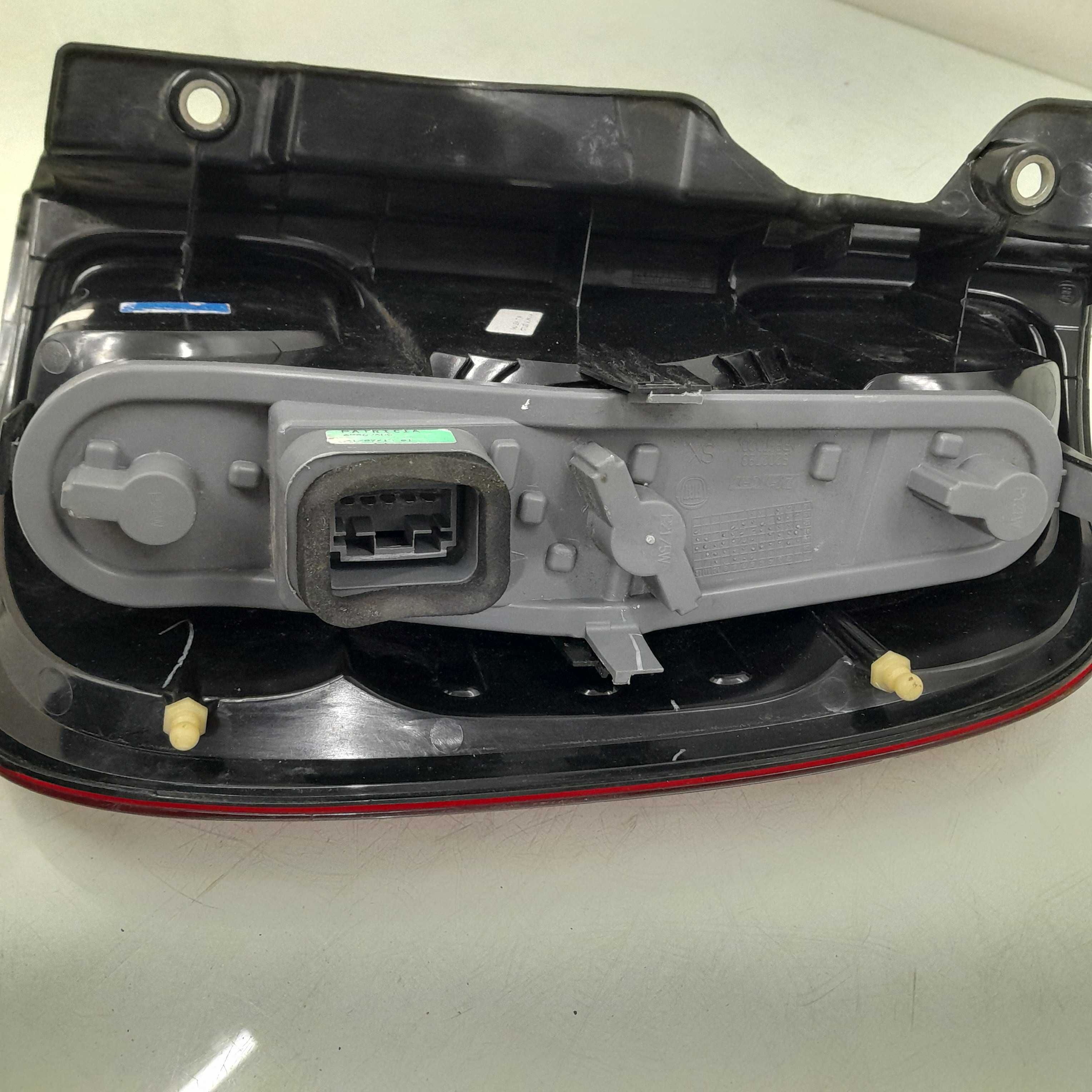 Lanterna Do Lado Esquerdo Fiat Uno Vivace Modelos 2011/2015 5