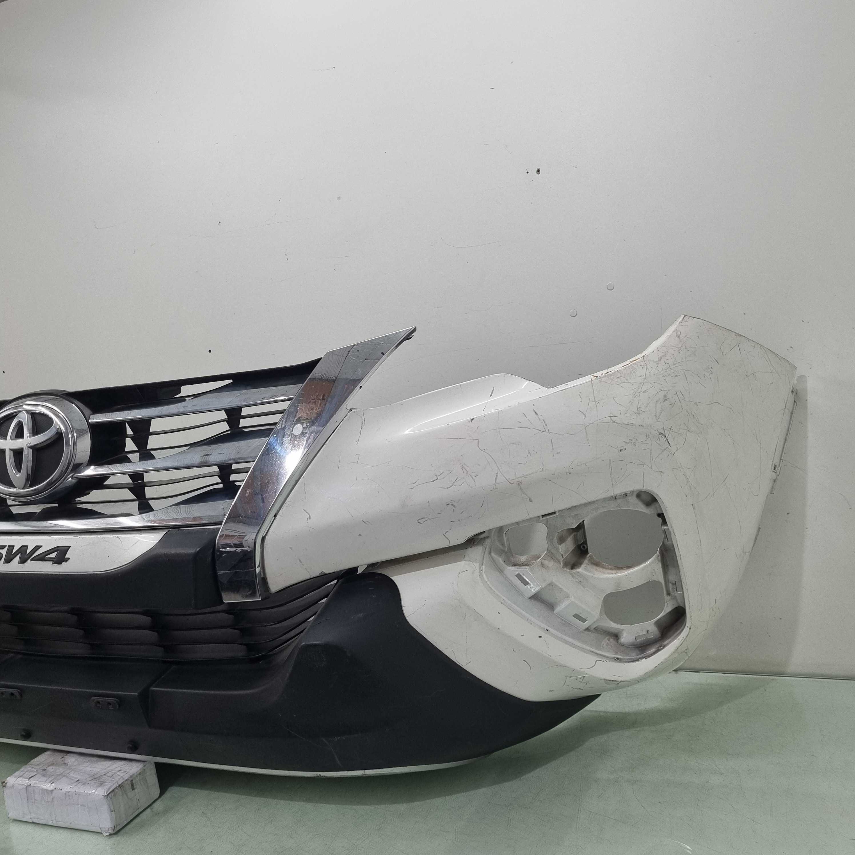 Para-choque Dianteiro Toyota Hilux Sw4 2017 / 2020 Seminova. 2