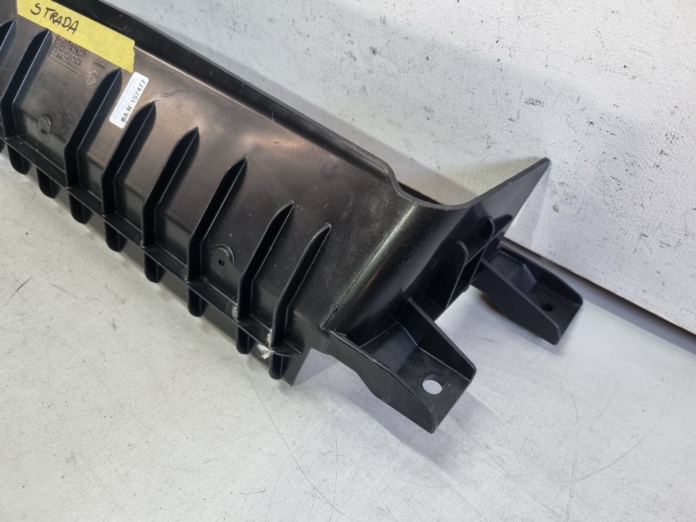 Defletor Inferior Do Radiador Fiat Strada 2020/2024 Usado 4