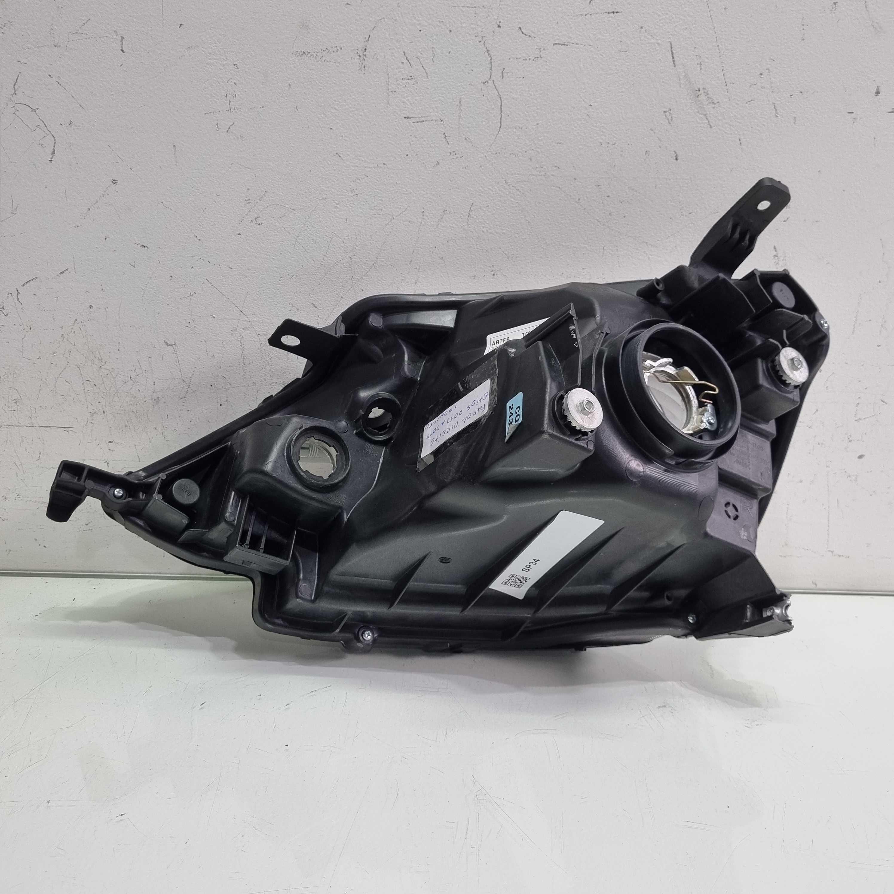 Farol Lado Direito Renault Kwid 2016/2021 4