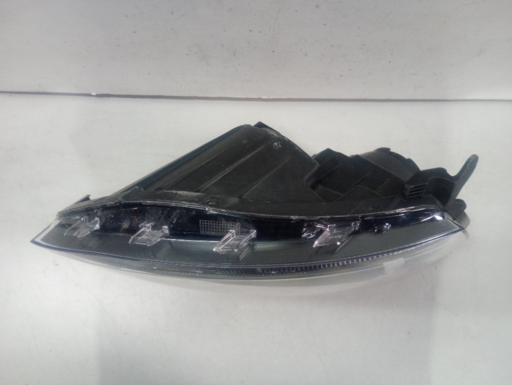 Farol Dianteiro Direito Do Volkswagen Cross Fox 2015/2021 Direito/passageiro 6