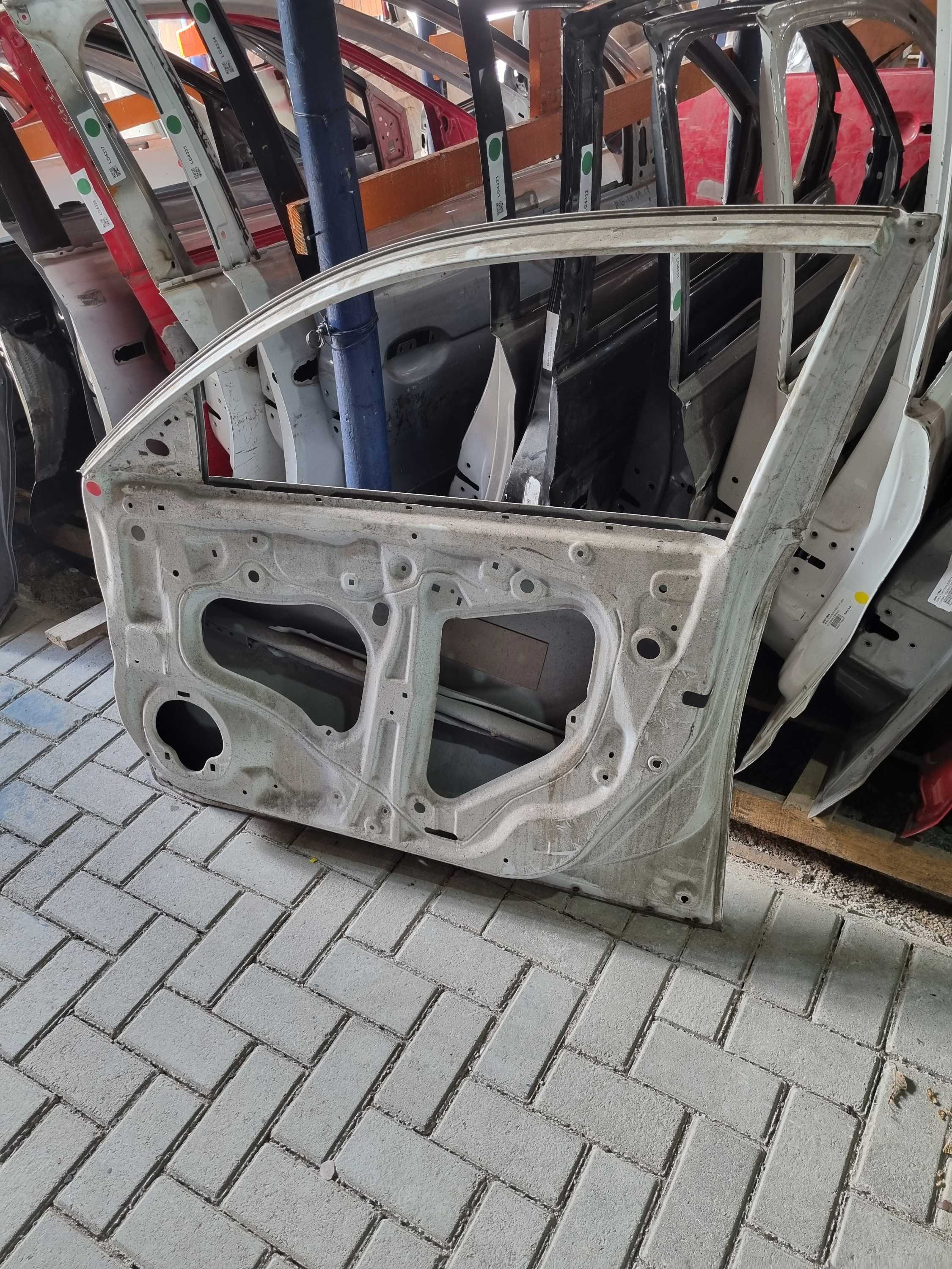 Porta dianteira lado direito recuperada Civic 2017 / 2021 1
