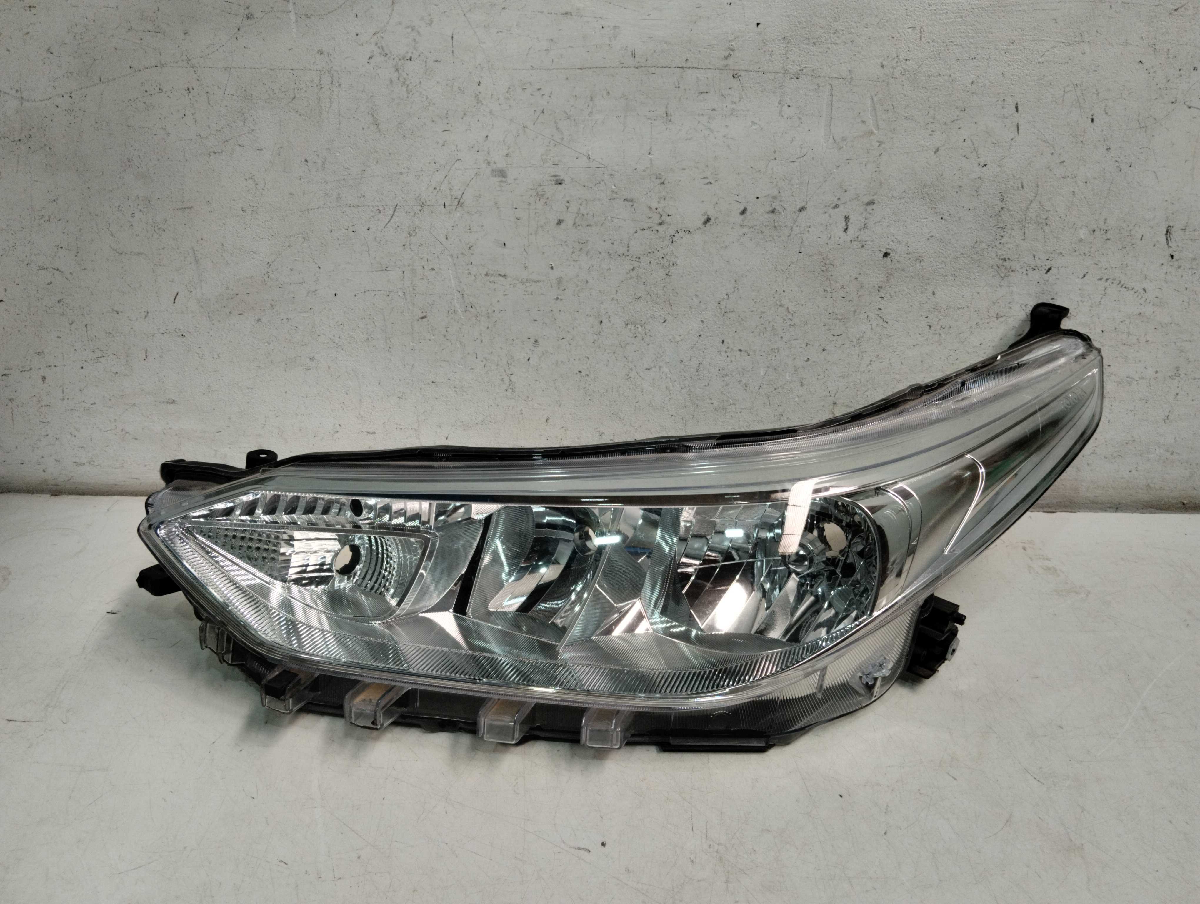 Farol  Esquerdo  Ford Yaris 2017/2021 Esquerdo/motorista 2