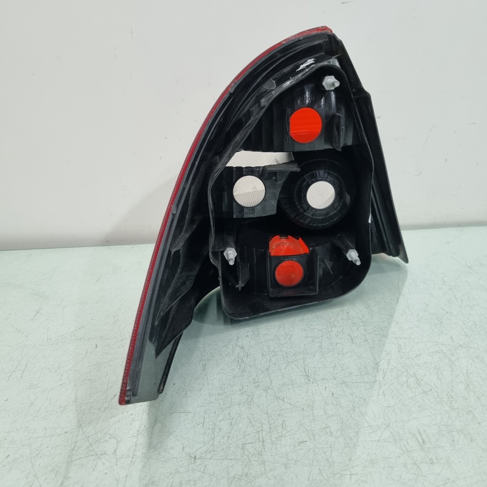 Lanterna Do Lado Direito Ford Fiesta Sedan 2006/2010 Direito/passageiro 8