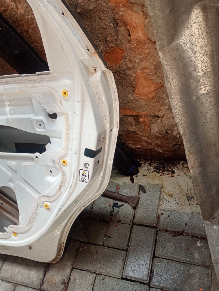 Porta traseira direita recuperada Fiat grand Siena 2015/2019 2