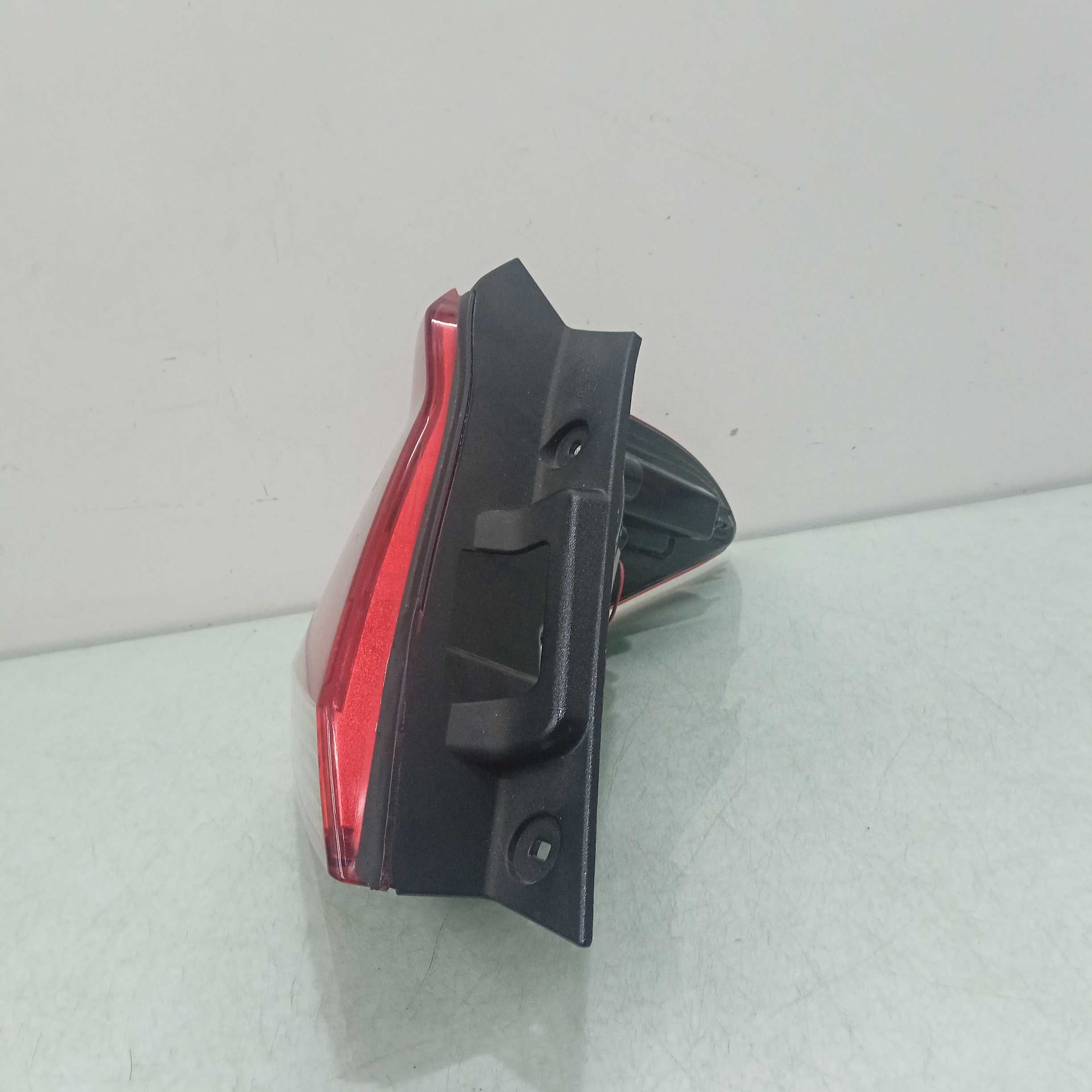Lanterna Do Lado Esquerdo Chevrolet Prisma Modelos 2017/2019 Esquerdo/motorista 2