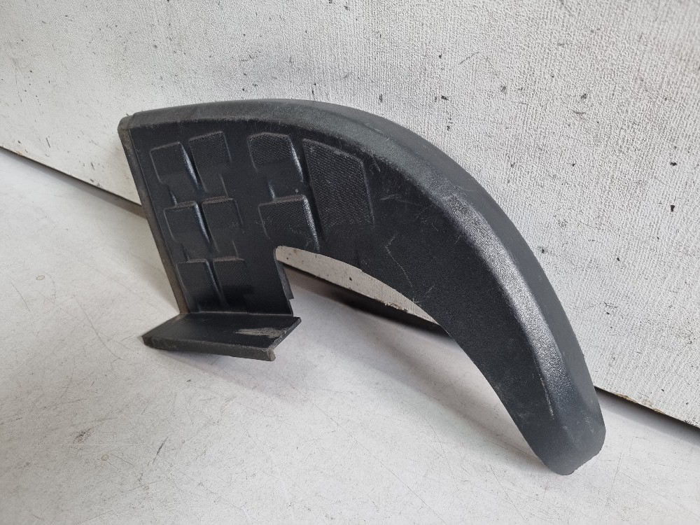 Acabamento Esquerdo Do P-choque Traseiro Hilux 2005/2015 Ori 2